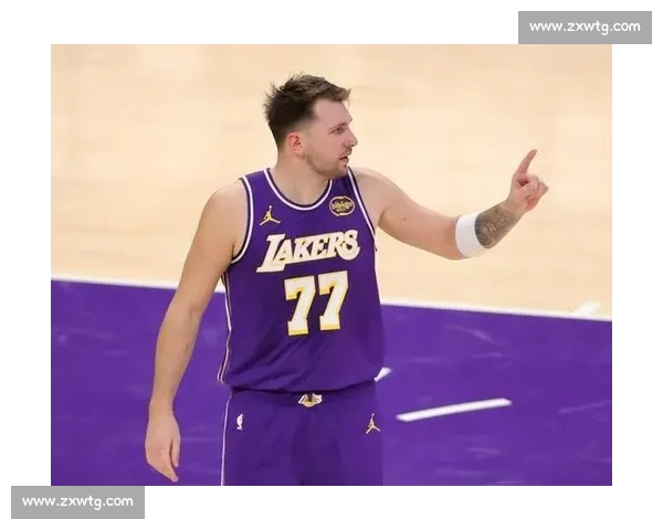 伤兵满营仍破敌！无詹无东契奇，里夫斯 51 分助湖人客场奏凯